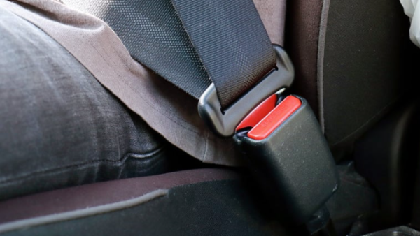 巴士安全帶法例有漏洞？1.25前登記「舊車」唔戴都冇事？江玉歡揭條文唔清晰：要求政府解畫