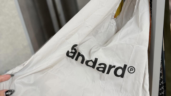 日本$15「神袋」爆紅！最強手信：摺疊掛鈎超方便、網民求唔好介紹驚買唔到