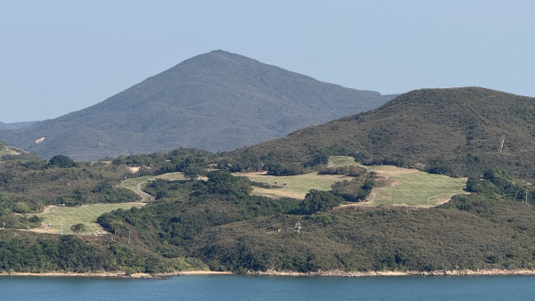 香港都有玻璃海！4大「偽出國」睇海秘境：神隱之路、小紐西蘭大草地！附前往方法