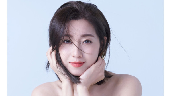 陳自瑤撰文親揭「終於可以同大家分享」 網民反應激動關注表態：係咪講老公？