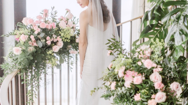 43歲女藝人無預警宣佈結婚喜訊！IG晒巴黎鐵塔婚照：我的新篇章開始