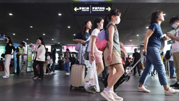 入境內地禁帶年貨2026｜帶蛋撻/臘腸過關恐沒收？海關嚴查5大清單 誤帶隨時罰款