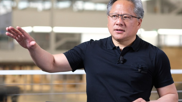 AI取代IT員工只是時間問題？黃仁勳爆真心話：別再學編程！附AI時代7職業最有前途