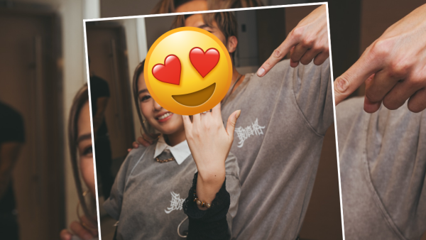 32歲男歌手宣布向女友求婚成功！拍拖八年跪地求婚晒鑽戒報喜