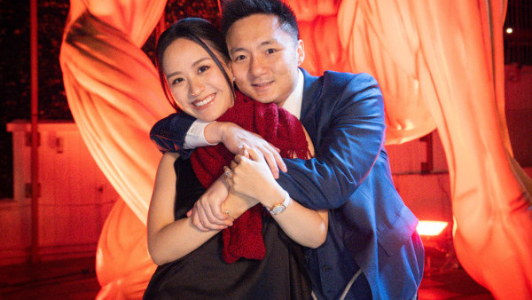 鍾培生宣布求婚成功娶莊雅婷！化身戰士「吊威也」從天而降：照顧你一生一世