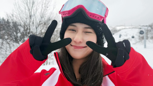 何超蓮突發晒病床照證實入醫院 親揭痛苦真相嚇壞網民 老公竇驍被指全程無影