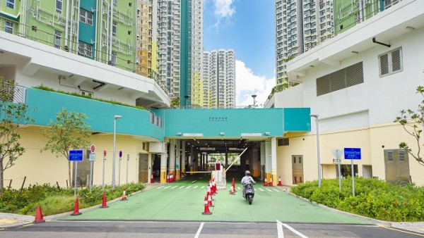 公屋富戶末日！房協停車場裝AI鏡頭捉百萬名車 揸靚車即現形隨時被收樓