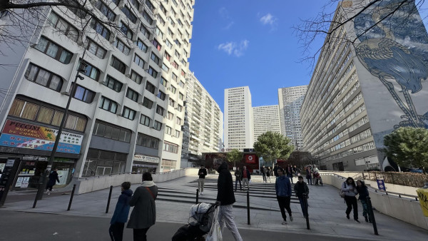 法國巴黎一地區似足香港公屋？港男一度懷疑自己「返咗瀝源邨」！網民有共鳴：成區都好似