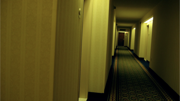 酒店撞鬼驚魂！誤住《閃靈》猛鬼房遭鬼壓床 過來人教4步開結界自救