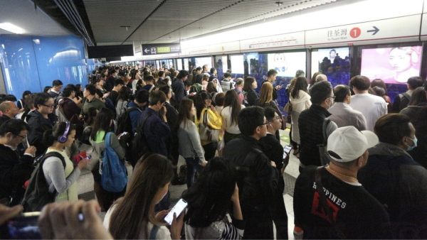 網民嚴選6大「神級通勤」屋苑！步行10分鐘返工 呢條公屋落樓5秒到港鐵