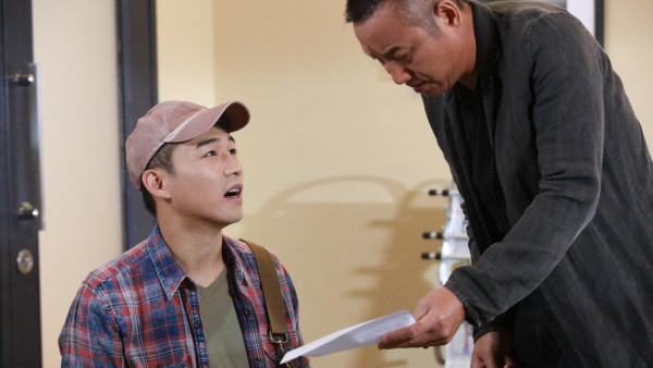 醫院新型手機碰瓷黨！大叔遞電話求打畀老婆 事主揭破綻警告：千萬勿接手