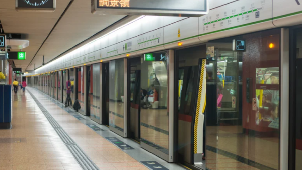 港鐵終點站唔落車去邊？2乘客連人帶車消失漆黑隧道 過來人揭神秘下落