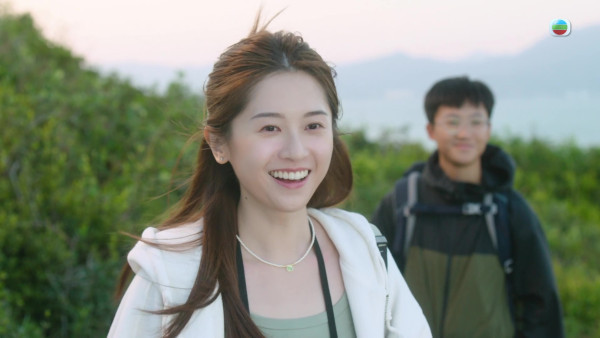 正義女神｜補習老師Lydia倪嘉雯演成高成彬獵物？低胸俯身戲一改清純氣質