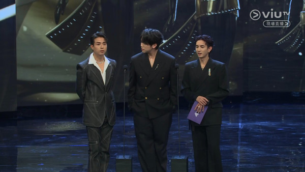 金像獎2026｜MIRROR成員出場慘被讀錯名稱呼！大會旁述直播出醜場面尷尬