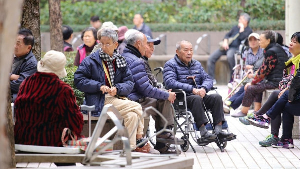 長者輪椅資助計劃｜長者免費買手推輪椅 一筆過拎$2,000補貼！一文看清申請資格/流程/所需文件