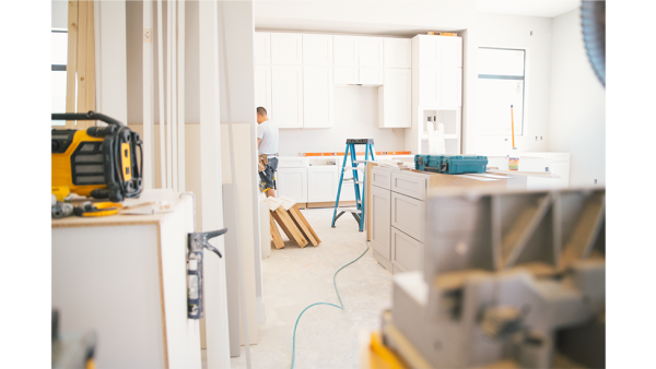 搵裝修平台都有假？爛尾工程再遇「父子兵」騙局！苦主痛失17萬：根本係預謀！專家教路3大防伏位