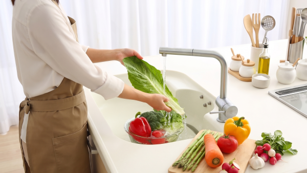 2026最多農藥殘留蔬果名單出爐！提子/蘋果/車厘子上榜 逾6成含致癌物質！專家教正確清洗蔬果方法