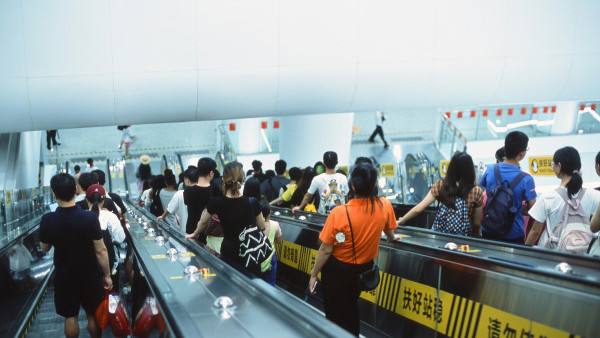北上消費會上癮？網民拆解5合1誘惑魔力 嘆留港消費如受罰