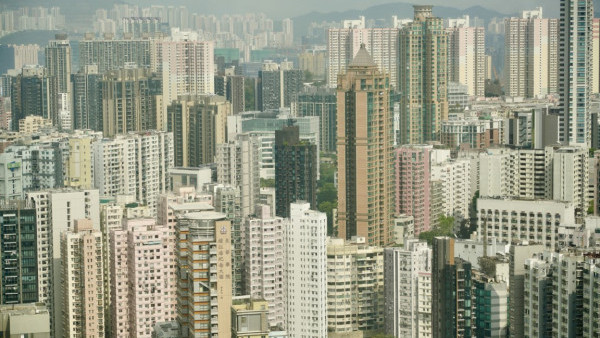 後生唔買樓？調查：近半香港青年3大原因放棄置業 嘆首期需儲10年