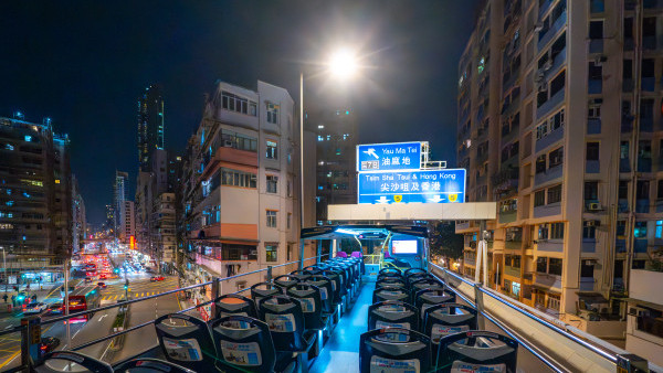坐落日飛車玩命打卡！遊客過隧道做1事極驚嚇 網民轟隨時斷手
