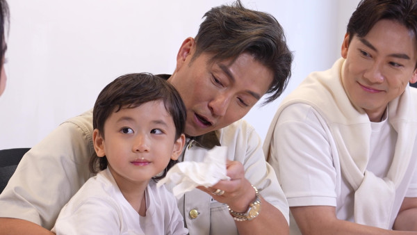 AI時代未來實習生｜陳山聰哽咽睇6歲囝囝AI成長片段勁感觸 22歲Jaco撞樣金秀賢勁靚仔