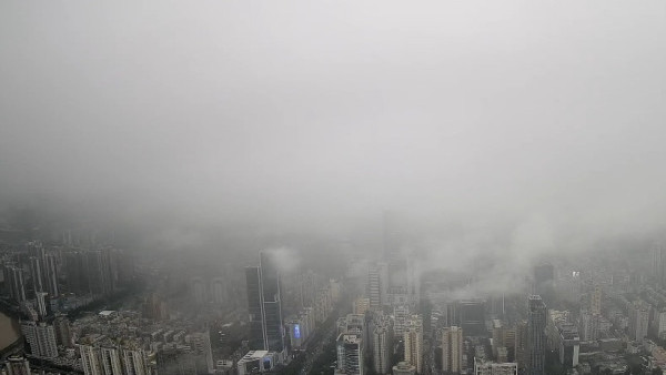 北上警告！深圳爆特大暴雨恐現龍捲風 必睇高鐵停運安排免滯留