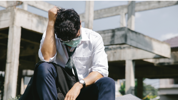 裁員潮！51歲IT男失業得10萬積蓄 捱2.5萬月租養全家 網民教3招自保