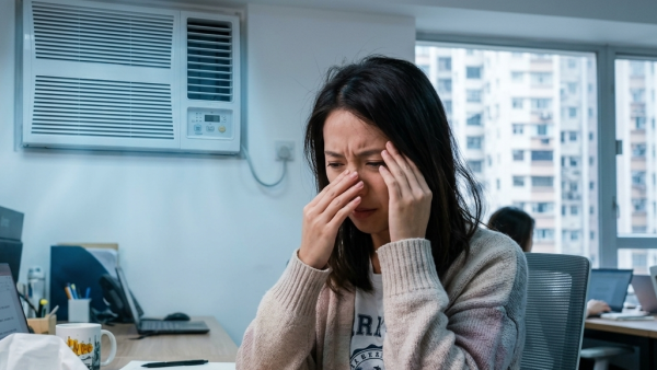 鼻塞难呼吸好痛苦？专家教“不靠药物通鼻法”！2动作30秒极速通鼻+缓解不适