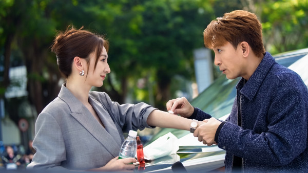 夫妻的博弈剧情｜第12集预告心机女雪文趁机抹黑！家谦英雄救美反击晓彤宣布结婚
