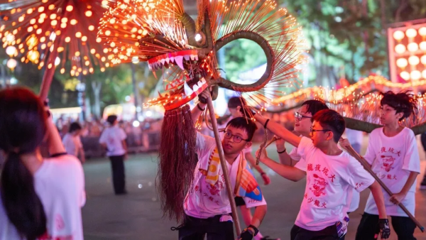 【中秋好去处2026】丙午年中秋彩灯会9.17登场！维园文化中心免费看 花灯延长亮灯至深夜（附时间表）