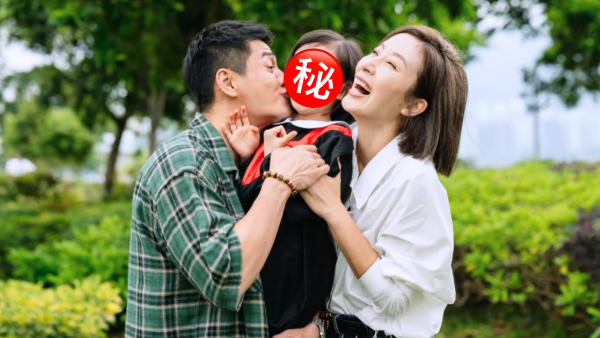 楊茜堯6歲愛女幼稚園穿畢業袍留倩影！小珍珠大眼配瓜子臉如真人洋娃娃超驚艷
