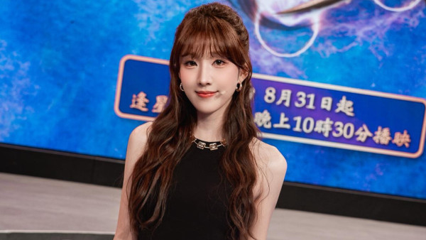 玄戰女主持｜23歲甄敏芳Jenny仙氣顏值成焦點！高䠷身形配甜笑征服網民︰我戀愛了