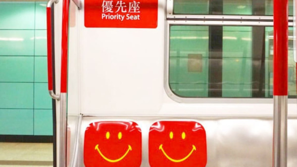 港鐵3歲童讓座！內地客聽1句話感羞愧 揭港媽神級家教完勝巨嬰