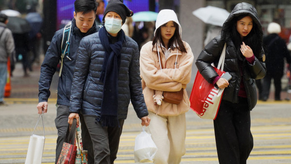 週末恐迎狂風驟雨？天文台3大AI預測出爐 揭潛在秋颱逼港路徑