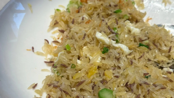 內地餐廳轉用「科技米」炒飯！口感似食膠粒？揭背後製作成分+教1招快速辨真偽