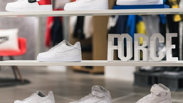 Nike季末大减价低至6折！球鞋$300有找！运动服装/背囊/帽款$47起+额外85折