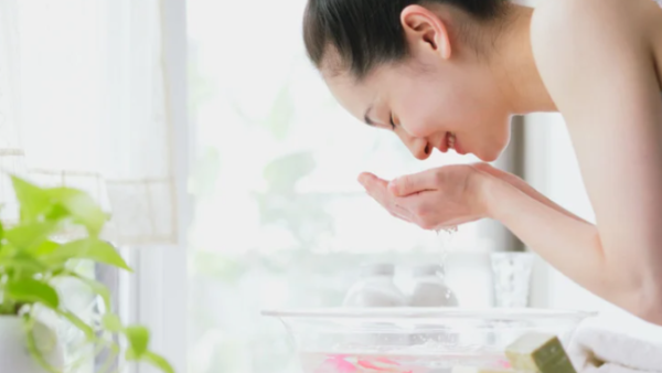 沖涼順便洗面極傷皮膚？專家揭5大護膚禁忌 常做1動作恐致爛面 