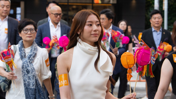 港姐冠军袁瑧瑧亲揭大坑舞火龙渊源！自爆“大坑舞火龙后人”身世
