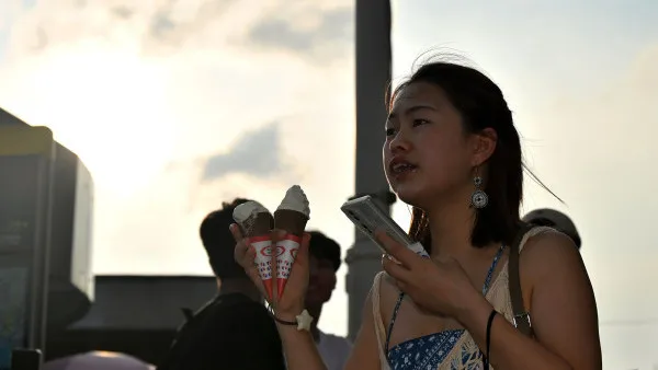 秋天消失？10月反常飆32度熱到開冷氣 拆解今年仲有無冬天大褸隨時封塵
