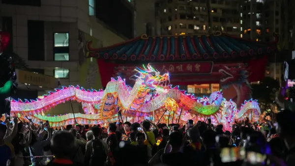 大角咀廟會11.1舉行！500呎夜光龍/十八醒獅梅花樁/免費接駁車