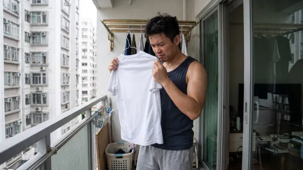 T恤洗完晾干仍有汗臭味？日本花王教1招彻底去味！警告：加多洗衣粉反而无用
