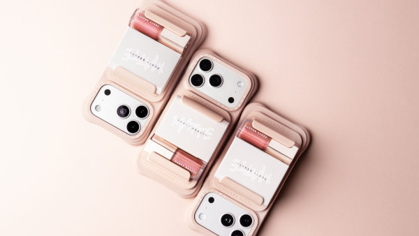 CASETiFY聯乘Fenty Beauty！首推免提隨身補妝手機殼配件