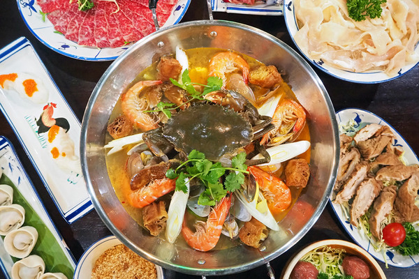 【九龍城美食2020】九龍城港式懷舊火鍋足料老火湯　花甲蟹海鮮鍋／腸粉炒火焰雞煲／手製鵪鶉蛋燒賣點心