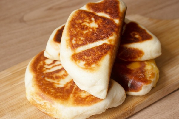 【免焗麵包食譜】免焗只需一次發酵！　超簡單平底鍋就做到　香濃芝士麵包