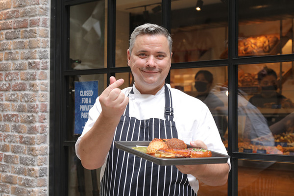 BAKEHOUSE 尖沙咀開分店 限定蘋果肉桂菠蘿包
