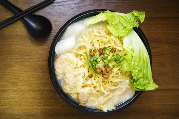 澳門竹昇麵店梁慶記登陸 首創安格斯牛蝦子撈麵 / 澳葡喇沙湯米 