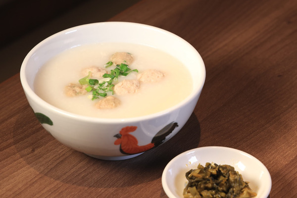 太古新開懷舊粥麵店 必試自製墨魚片 / 雙羊金鳳米煲靚粥