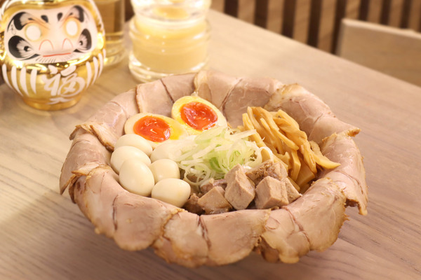 旺角肉之制霸拉麵店 職人精神肉食系拉麵 / 滿滿叉燒麵面全覆蓋