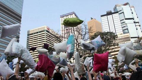 自備枕頭！國際香港枕頭大戰2015