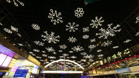 尖東療癒系聖誕燈飾 11.5起亮燈